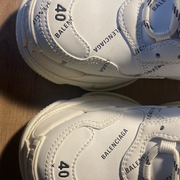 Balenciaga Triple S - Picture 12 of 15